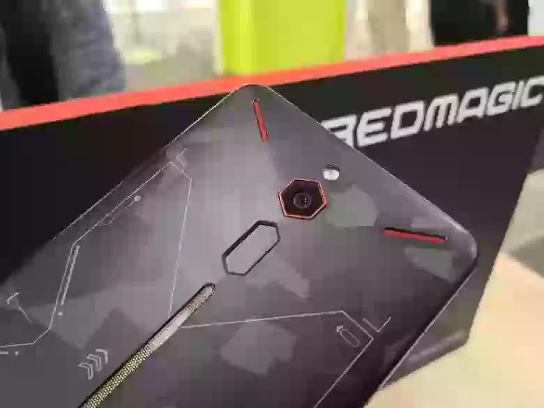 Лучшие смартфоны CES 2026